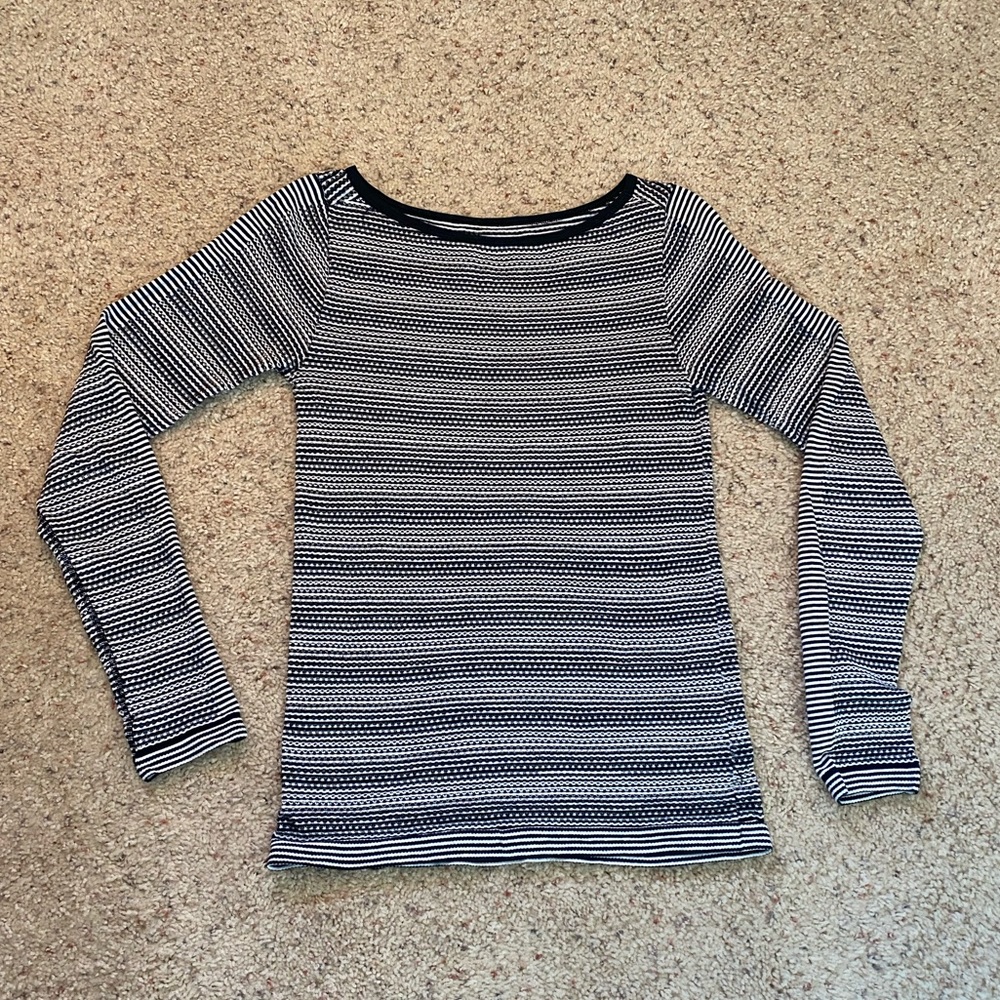 Athleta long sleeved top
